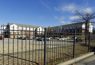 Latham Terrace in Memphis, TN - Building Photo - Building Photo