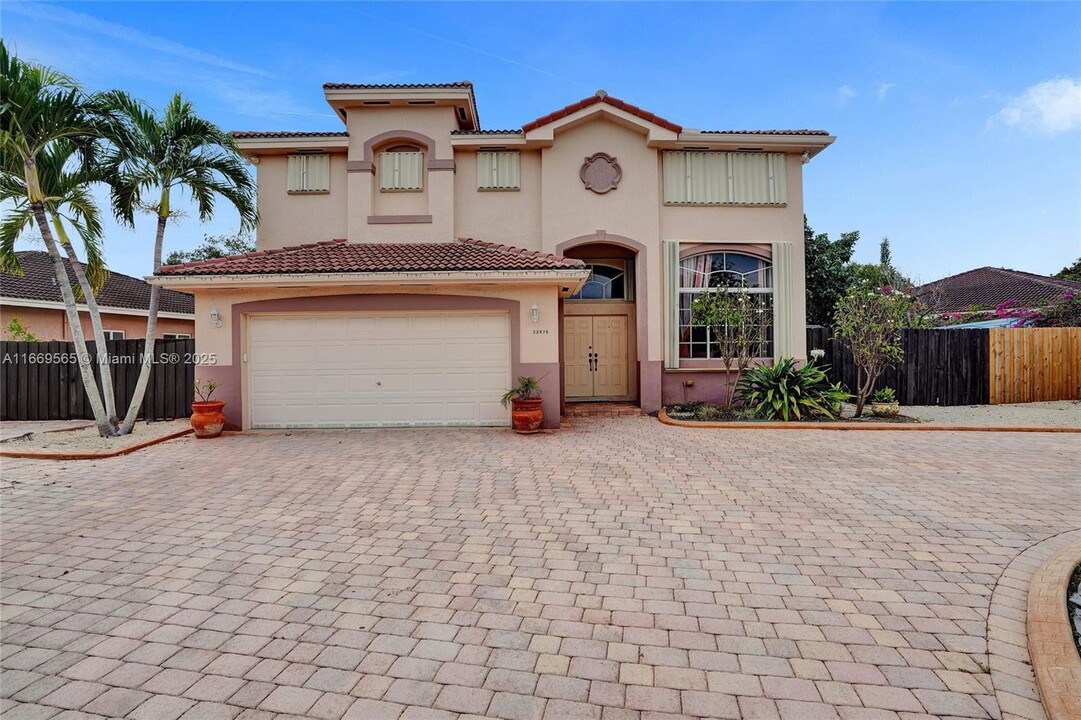 22476 SW 102nd Ct in Cutler Bay, FL - Foto de edificio