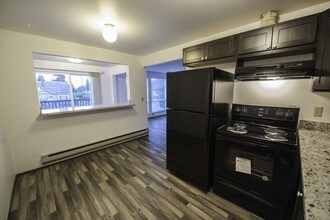 1711 S 37th St-Unit -2 in Tacoma, WA - Building Photo - Building Photo