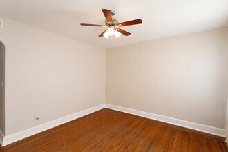 300 E 32nd St in Baltimore, MD - Foto de edificio - Building Photo