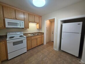 35 Kennington Dr in Pensacola, FL - Building Photo - Building Photo