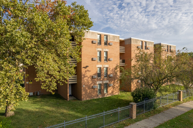 817 N Ontario St in Toledo, OH - Foto de edificio - Building Photo