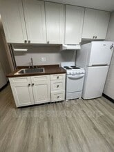 1301 Lusitana St in Honolulu, HI - Building Photo - Building Photo