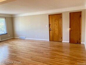 1725 Gardenia Ave in Royal Oak, MI - Foto de edificio - Building Photo
