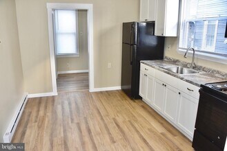 137 E Penn Ave in Robesonia, PA - Building Photo - Building Photo