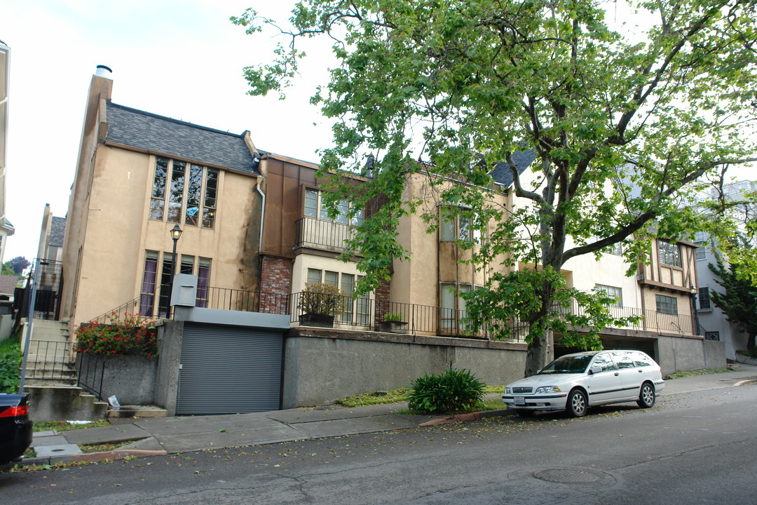 Maison La Conte Apartments in Berkeley, CA - Building Photo