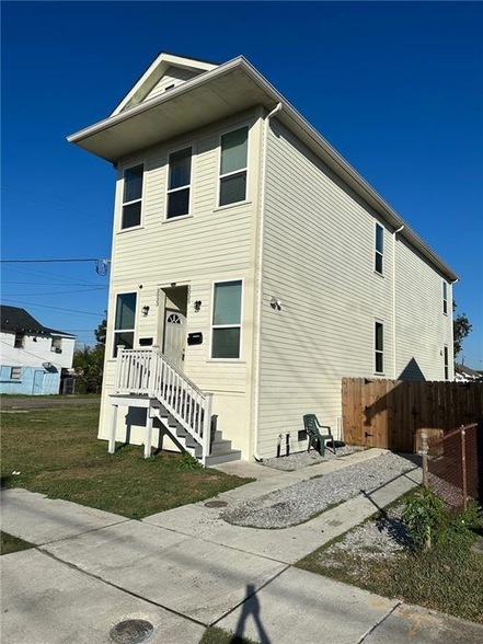 3033 Pauger St in New Orleans, LA - Building Photo