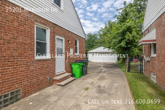 25201 Marsdon Dr in Euclid, OH - Building Photo - Building Photo