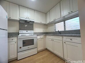 1512 Halekula Way in Honolulu, HI - Building Photo - Building Photo