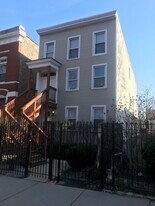 1733 W Superior St, Unit 1 in Chicago, IL - Building Photo