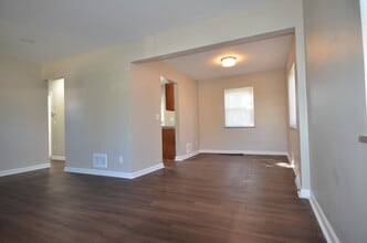 3569 Locust Ln in Cincinnati, OH - Building Photo - Building Photo