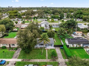 1320 NE 210th Terrace in Miami, FL - Building Photo - Building Photo