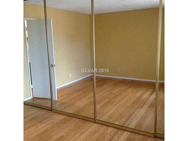 7340 Empress Dr in Las Vegas, NV - Building Photo - Building Photo