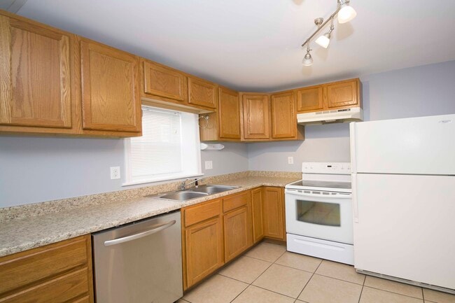 2221 Benton St, Unit 2221