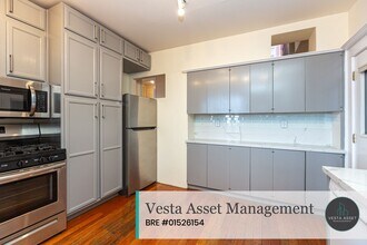 301-303-303 Corbett Ave in San Francisco, CA - Building Photo - Building Photo