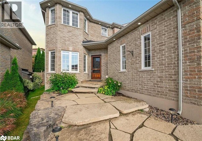 17 Silver Trail in Barrie, ON - Building Photo - Building Photo