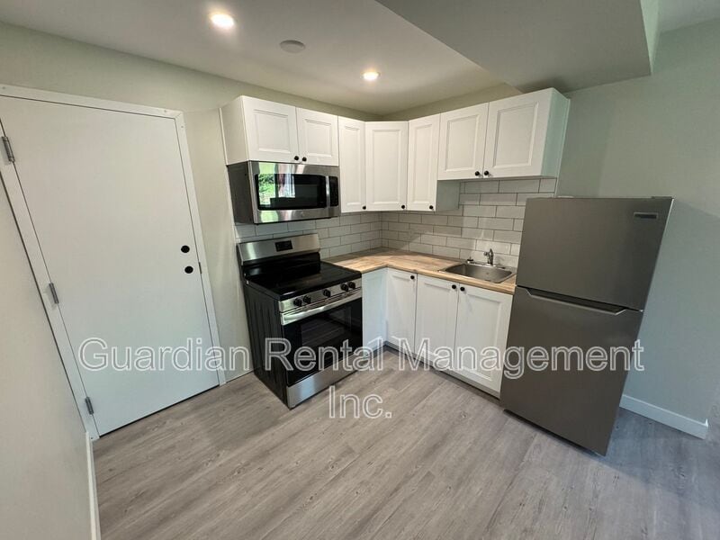 329 Albany St in Thunder Bay, ON - Building Photo