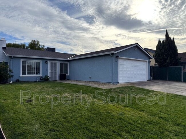 426 J St in Lathrop, CA - Building Photo - Building Photo