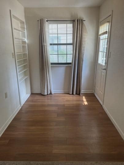 property at 728 W San Antonio St