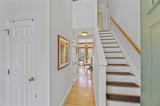 17 Jennifers Path in Westhampton Beach, NY - Foto de edificio - Building Photo