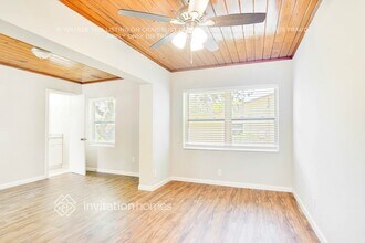 1115 N Powers Dr in Orlando, FL - Foto de edificio - Building Photo