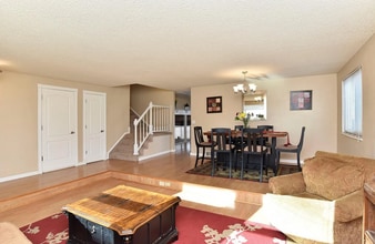 9165 W 74th Ave in Arvada, CO - Foto de edificio - Building Photo