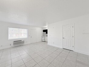 3301 58th Ave S in St. Petersburg, FL - Building Photo - Building Photo