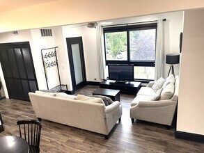 4728 N Kennicott Ave in Chicago, IL - Building Photo - Building Photo