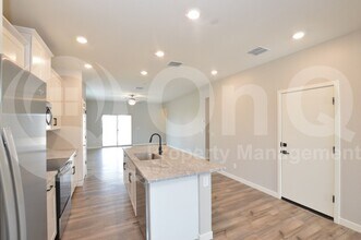 9087 N 114th Ln in Youngtown, AZ - Building Photo - Building Photo