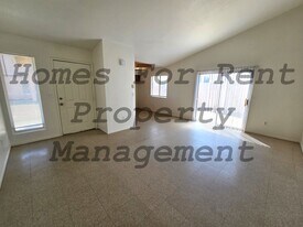 1719 W Putnam Ave in Porterville, CA - Building Photo