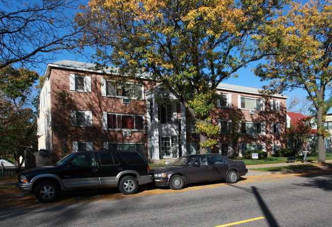 Bloomington Avenue Apartments in Minneapolis, MN - Building Photo - Building Photo