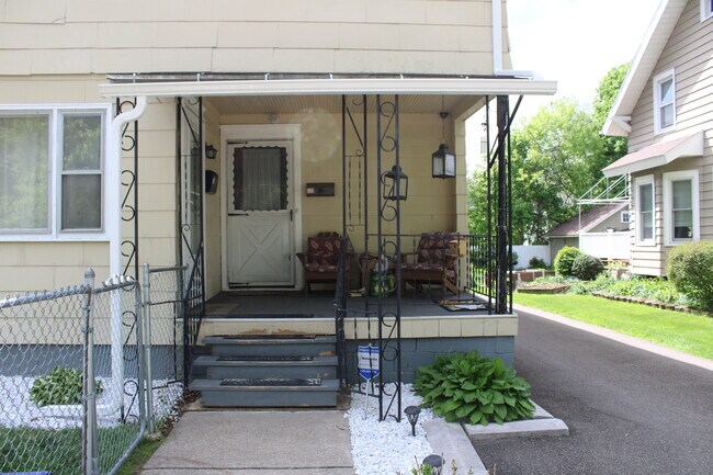 78 Homer St, Unit Apt 1 in Binghamton, NY - Foto de edificio - Building Photo
