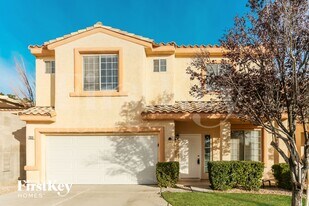 7833 Smokerise Ct in Las Vegas, NV - Building Photo