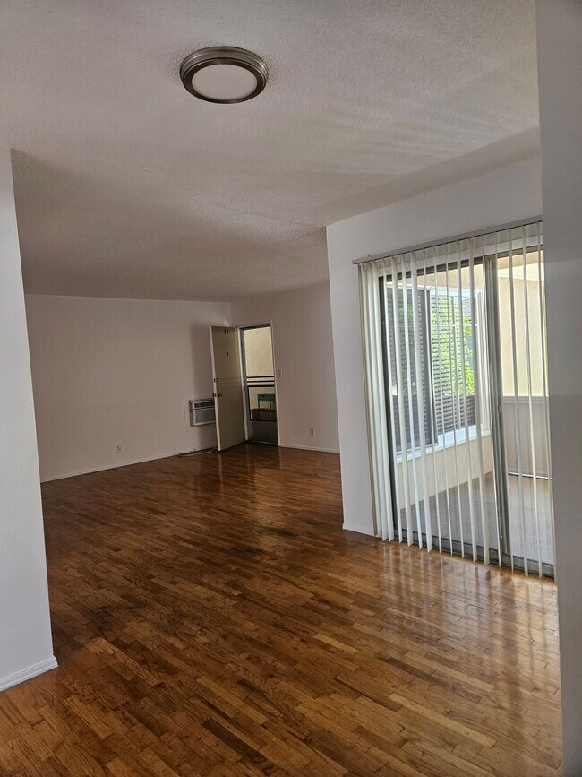 4424 Murietta Ave in Sherman Oaks, CA - Building Photo - Building Photo