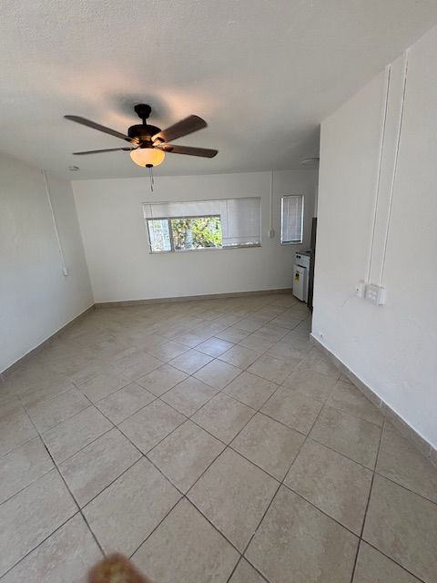 1064 N Tamiami Trl in North Fort Myers, FL - Building Photo - Building Photo