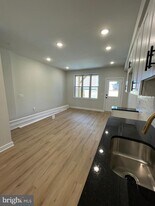 153 W Cumberland St in Philadelphia, PA - Building Photo