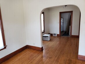 117 S Homer St in Lansing, MI - Foto de edificio - Building Photo