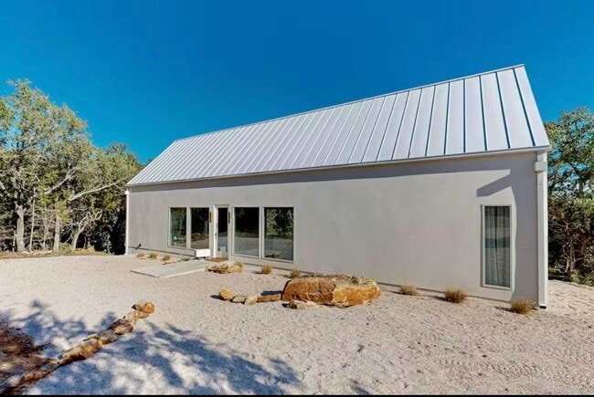 5747 County Rd 309 in Kingsland, TX - Building Photo - Building Photo