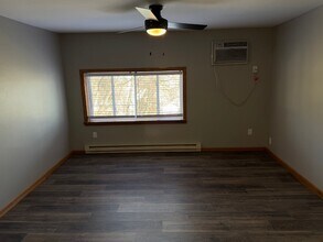 425 Bluff St in Clearwater, MN - Foto de edificio - Building Photo