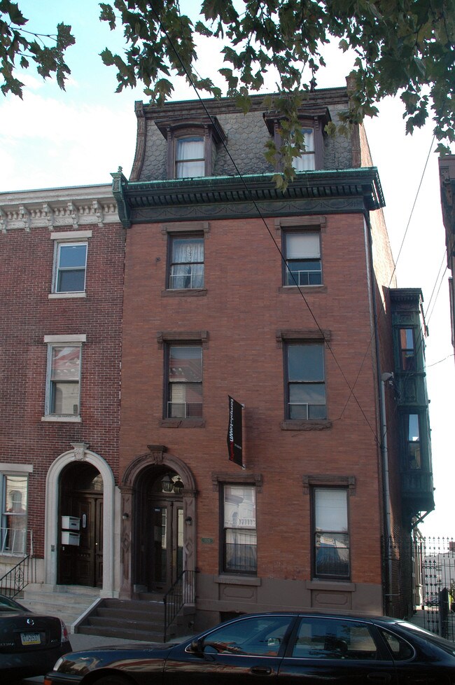 1525 N 16th Ave in Philadelphia, PA - Building Photo - Building Photo