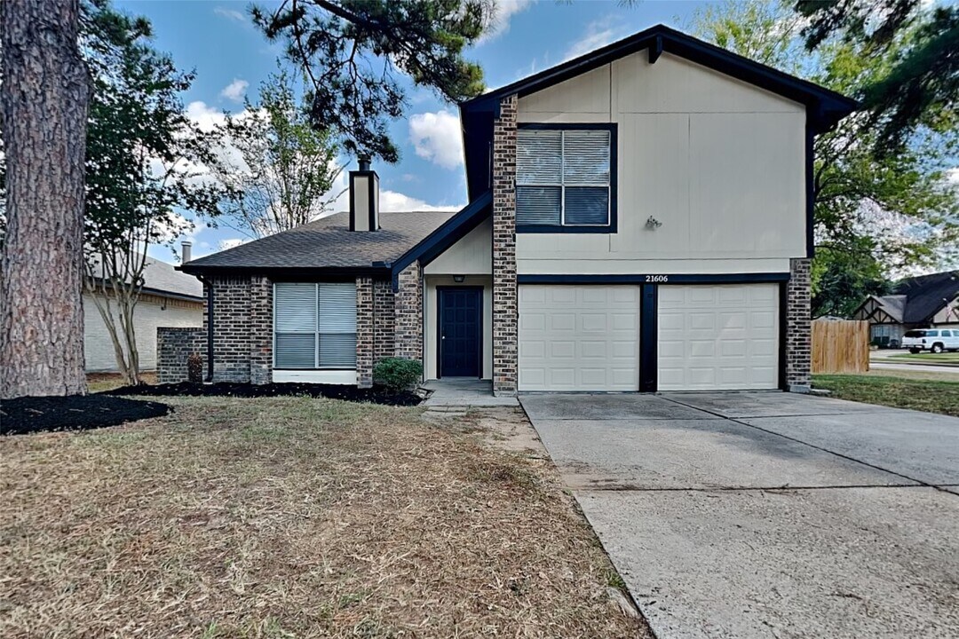 21606 Crescent Heights St in Spring, TX - Building Photo
