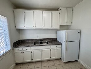 984 S Oxford Ave in Los Angeles, CA - Building Photo - Building Photo