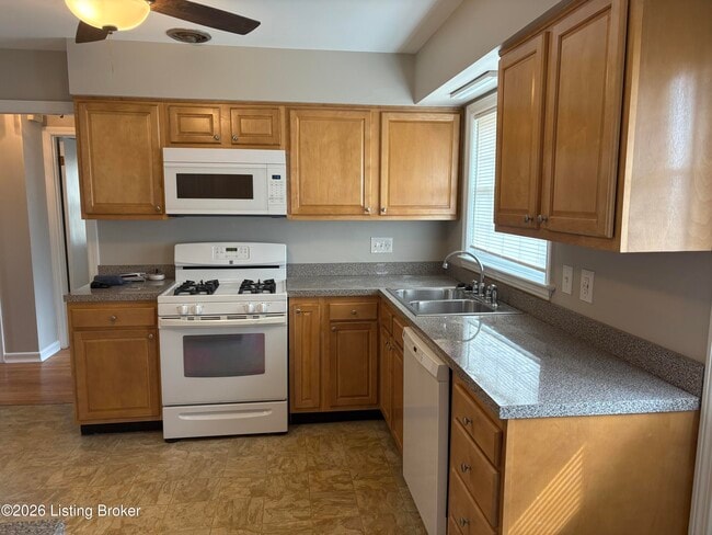 4146 Westport Terrace in Louisville, KY - Building Photo - Building Photo