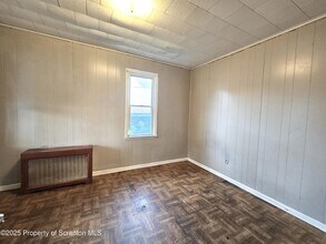 28 1/2 E Columbus Ave in Pittston, PA - Building Photo - Building Photo