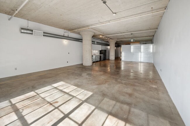1855 Industrial St, Unit 306 in Los Angeles, CA - Building Photo - Building Photo