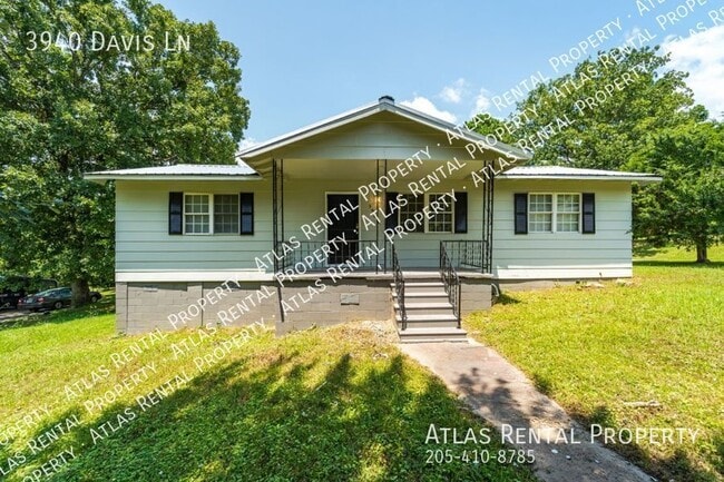 property at 3940 Davis Ln