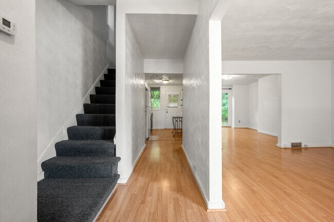 823 Lilac St in Pittsburgh, PA - Building Photo - Building Photo