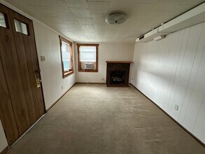 1335R 4th Ave, Unit 1st Floor in Ford City, PA - Building Photo - Building Photo