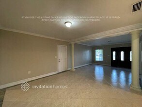 10840 SW 32nd St in Miami, FL - Foto de edificio - Building Photo