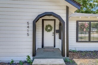 5415 Dartmouth Ave in River Oaks, TX - Foto de edificio - Building Photo